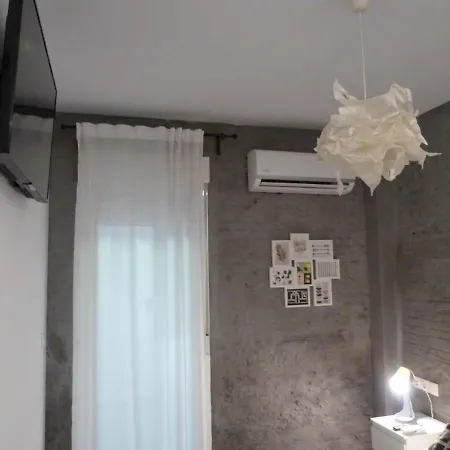 Pequeno Alojamiento Con Mini Piscina - No Climatizada València Exterior photo